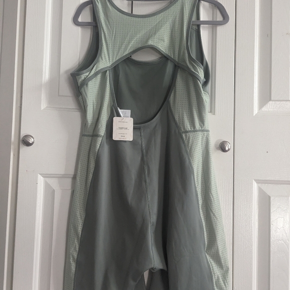 Fabletics Khloe Kardashian - Picture 7 of 7